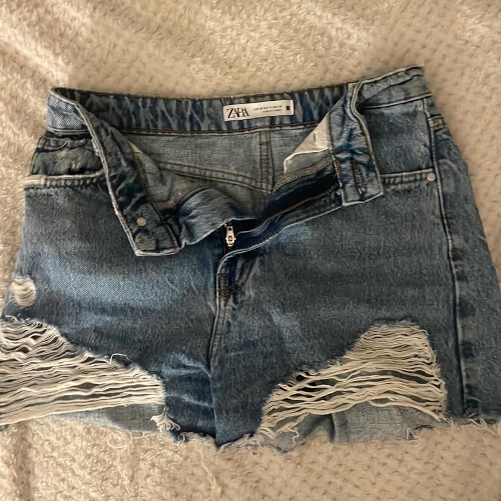 ZARA distressed denim shorts